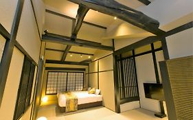 ホスタ 梅小路 朱